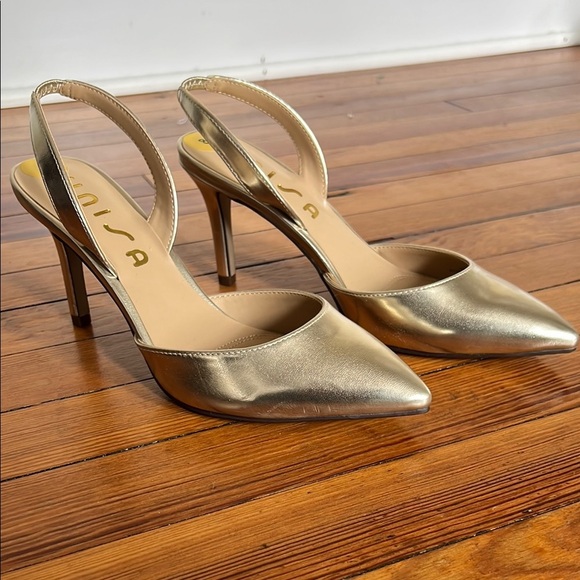 Unisa Light Gold Neutral  Classic Pointed Toe Slingback Heels - Size 8 - Picture 1 of 8